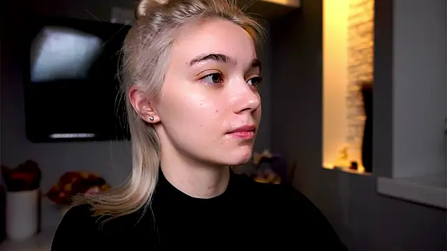 ileanacampbe online show from 01/21/25, 04:32