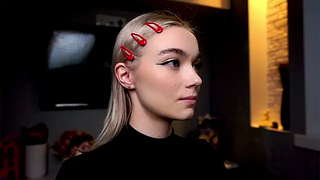 ileanacampbe online show from 01/23/25, 04:52