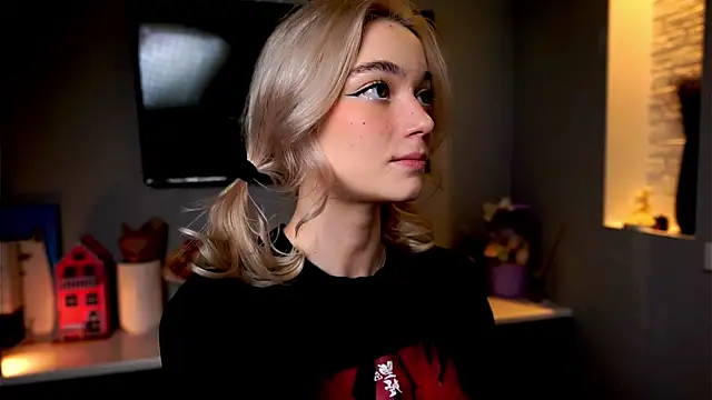 ileanacampbe online show from 01/29/25, 04:26