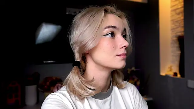 ileanacampbe online show from 01/30/25, 04:48