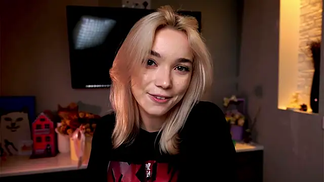 ileanacampbe online show from 02/04/25, 04:48