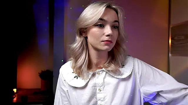 ileanacampbe online show from 03/11/25, 05:49