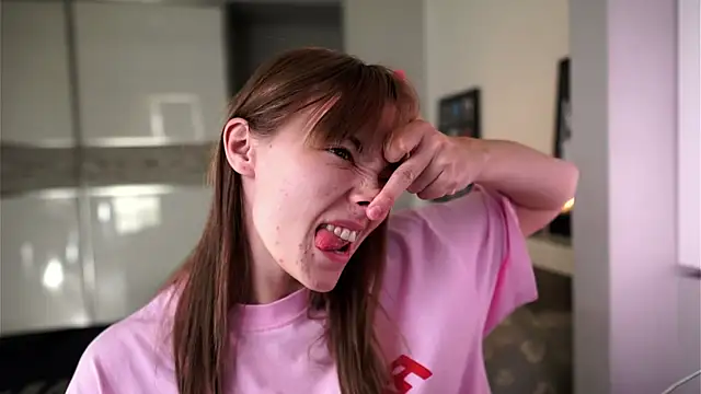 ileanacampbe online show from 09/09/25, 04:23