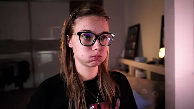 ileanacampbe online show from 09/18/25, 04:25