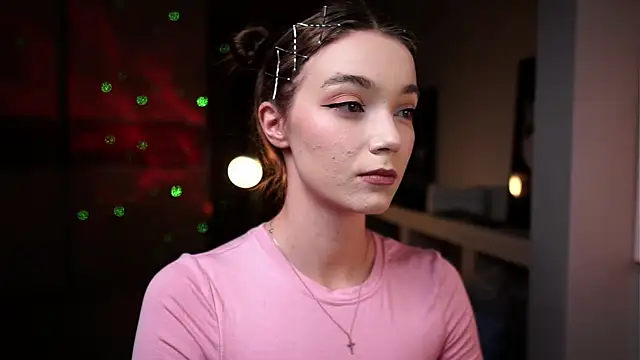 ileanacampbe online show from 11/12/25, 04:57