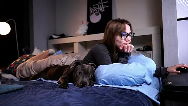 ileanacampbe online show from 11/14/25, 04:44