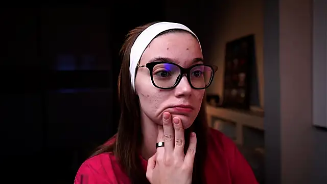 ileanacampbe online show from 12/15/25, 04:39