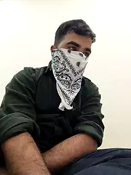 13lusty online show from 02/06/25, 06:40