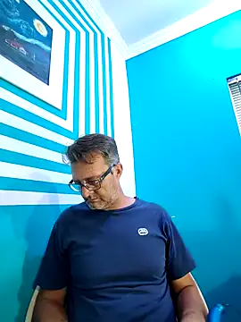 Snapshot of itsmeyes69 chatting on 01/13/25, 02:21 itsmeyes69 online show from 01/13/25, 02:21