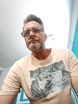 Snapshot of itsmeyes69 chatting on 01/28/25, 02:31 itsmeyes69 online show from 01/28/25, 02:31