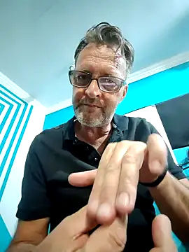 Snapshot of itsmeyes69 chatting on 01/29/25, 05:35 itsmeyes69 online show from 01/29/25, 05:35