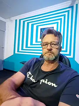 Snapshot of itsmeyes69 chatting on 02/17/25, 08:04 itsmeyes69 online show from 02/17/25, 08:04