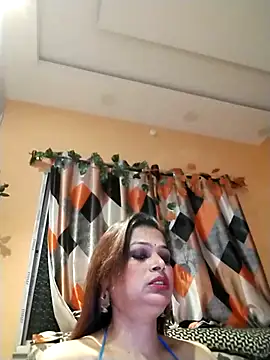 SANA-LEONI online show from 05/12/26, 03:42