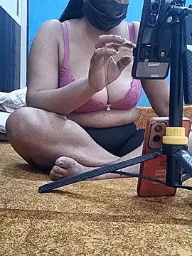 Snehalive online show from 04/17/26, 05:32