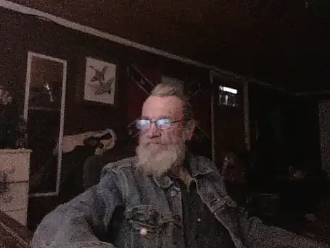 Snapshot of Aldick68 chatting on 03/15/26, 05:24 Aldick68 online show from 03/15/26, 05:24