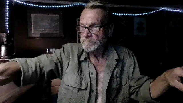 Snapshot of Aldick68 chatting on 04/15/26, 06:20 Aldick68 online show from 04/15/26, 06:20