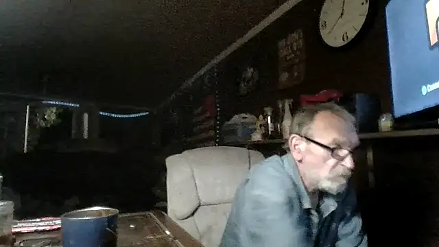 Snapshot of Aldick68 chatting on 04/17/26, 05:43 Aldick68 online show from 04/17/26, 05:43