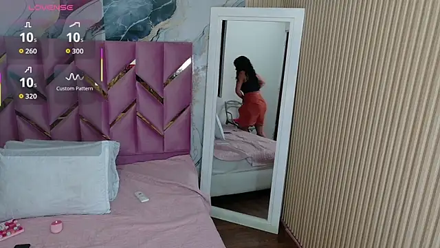 hotiergirl online show from 11/12/25, 12:27