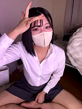 Snapshot of sakuchaaa_2525 chatting on 12/19/25, 01:40 sakuchaaa 2525 online show from 12/19/25, 01:40