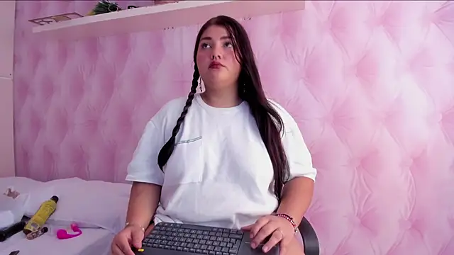 Snapshot of TaniaBellini chatting on 01/24/25, 11:48 TaniaBellini online show from 01/24/25, 11:48