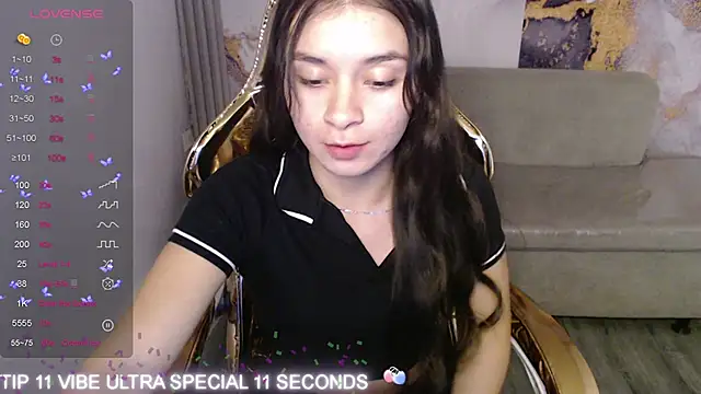 Snapshot of Sarita_v_ chatting on 01/18/25, 12:57 Sarita v online show from 01/18/25, 12:57
