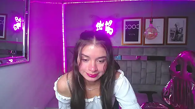 Snapshot of Sarita_v_ chatting on 01/22/25, 01:00 Sarita v online show from 01/22/25, 01:00
