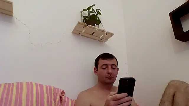 Snapshot of SeX_roomX chatting on 09/27/25, 04:34 SeX roomX online show from 09/27/25, 04:34