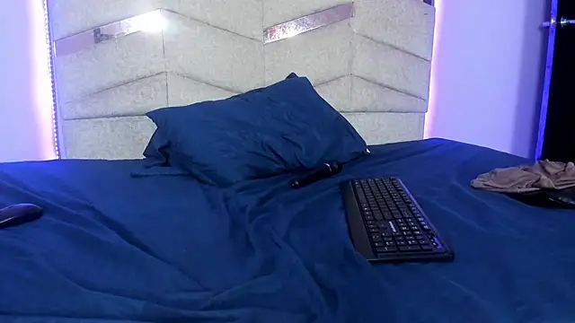 RubiSharqui  online show from 02/12/25, 03:27