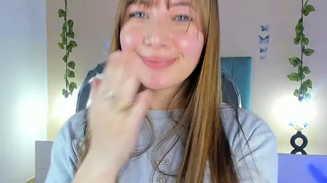 Dahlia Rousse online show from 04/02/26, 11:02