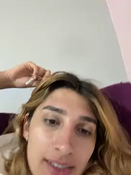 Snapshot of Queensara_ chatting on 02/25/25, 01:20 Queensara  online show from 02/25/25, 01:20