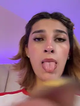 Snapshot of Queensara_ chatting on 03/15/25, 03:16 Queensara  online show from 03/15/25, 03:16