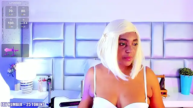 Snapshot of LovelyNickii chatting on 11/02/25, 12:51 LovelyNickii online show from 11/02/25, 12:51