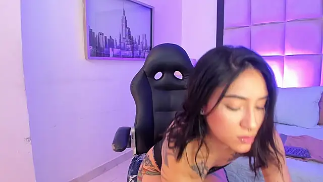 MeganPresleyy online show from 06/12/26, 02:27