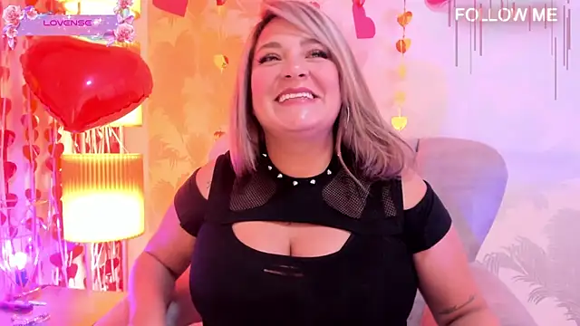 Snapshot of Elise-Leyton chatting on 02/14/26, 08:27 Elise-Leyton online show from 02/14/26, 08:27