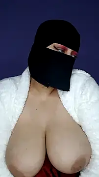 Snapshot of shosho500500 chatting on 01/15/26, 08:41 shosho500500 online show from 01/15/26, 08:41