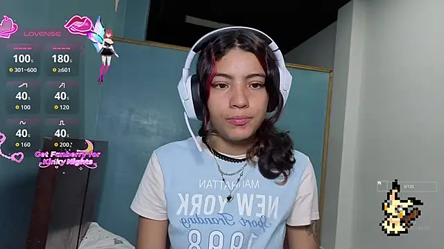 Lovelyamyy online show from 10/28/25, 02:04