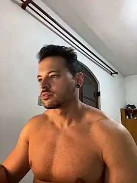 Snapshot of Lucasfit24 chatting on 03/14/25, 11:56 Lucasfit24 online show from 03/14/25, 11:56