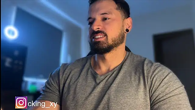 Snapshot of Lucasfit24 chatting on 10/20/25, 02:17 Lucasfit24 online show from 10/20/25, 02:17