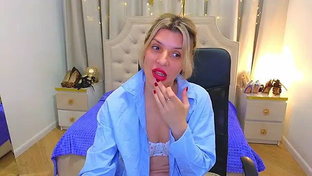 Snapshot of M_I_A_M_I_A chatting on 01/21/25, 11:35 M I A M I A online show from 01/21/25, 11:35