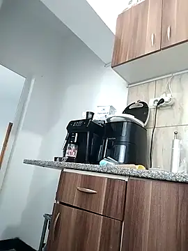 Snapshot of blondaf chatting on 09/22/25, 04:25 blondaf online show from 09/22/25, 04:25