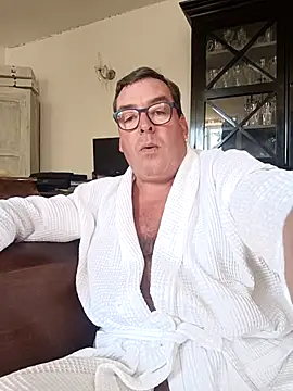 Snapshot of MountJohnXL chatting on 04/06/26, 03:13 MountJohnXL online show from 04/06/26, 03:13