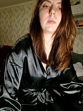 Snapshot of Melenka chatting on 03/05/26, 11:01 Melenka online show from 03/05/26, 11:01