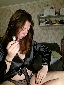 Snapshot of Melenka chatting on 04/02/26, 10:40 Melenka online show from 04/02/26, 10:40