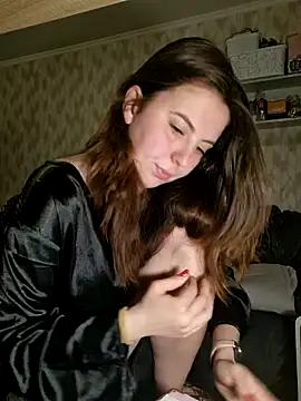 Snapshot of Melenka chatting on 04/10/26, 10:47 Melenka online show from 04/10/26, 10:47