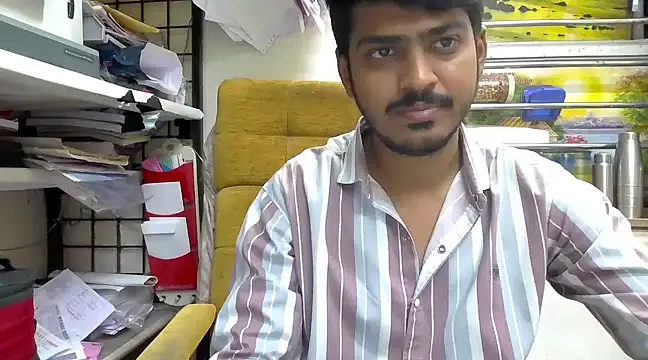 cute modell online show from 03/20/25, 12:53