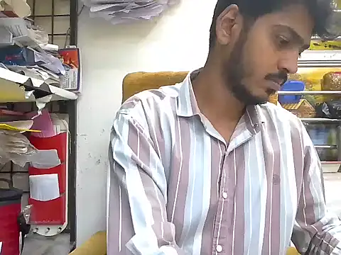 cute modell online show from 10/08/25, 12:14