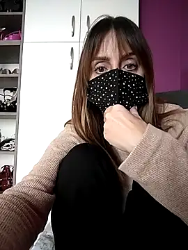 Akemi rossi online show from 10/09/25, 11:08