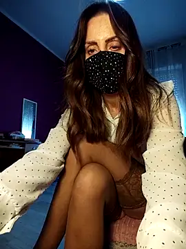 Snapshot of Akemi_rossi chatting on 04/08/26, 11:43 Akemi rossi online show from 04/08/26, 11:43