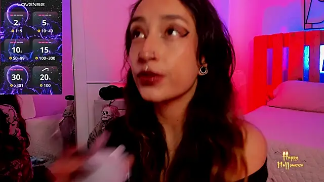 coral jonesss online show from 10/28/25, 03:47