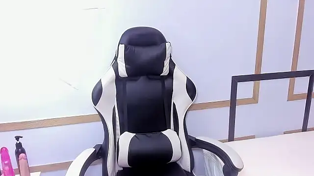 CharlotteGraay online show from 03/04/25, 03:22